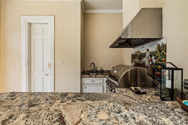 3 N Benton Woods Circle, The Woodlands, TX 77382