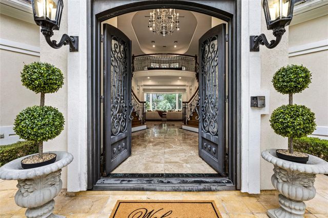 3 N Benton Woods Circle, The Woodlands, TX 77382