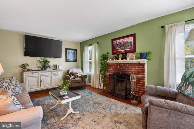 144 APPLE VALLEY RD, Winchester, VA 22602