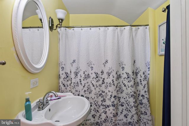 144 APPLE VALLEY RD, Winchester, VA 22602