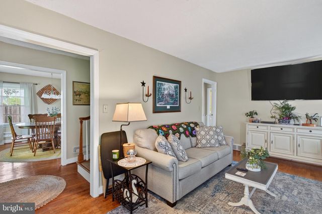 144 APPLE VALLEY RD, Winchester, VA 22602