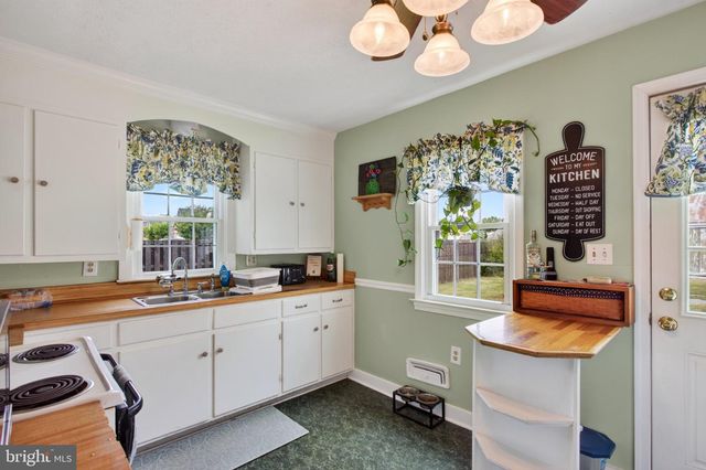 144 APPLE VALLEY RD, Winchester, VA 22602