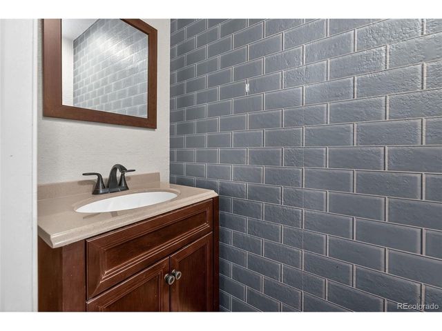 9475 W Ontario Dr, Littleton, CO 80128