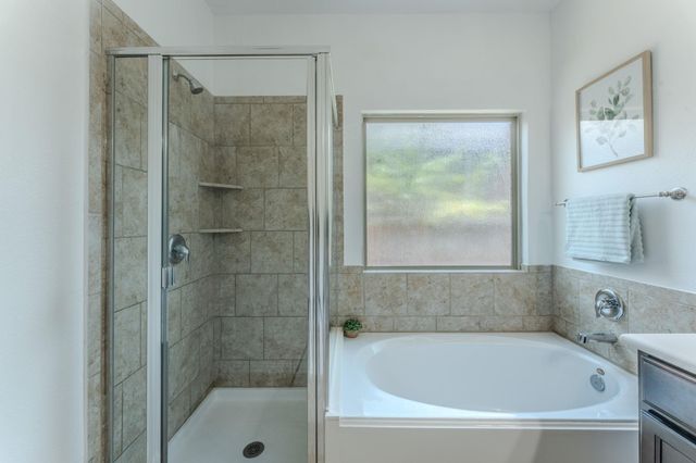 188 Shale CIR, Buda, TX 78610