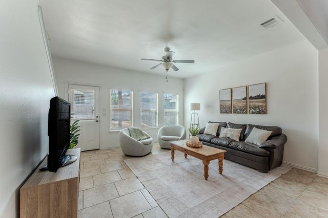 188 Shale CIR, Buda, TX 78610