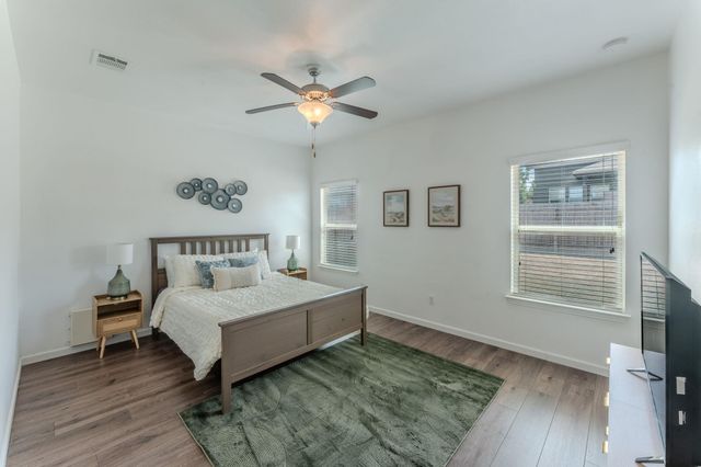 188 Shale CIR, Buda, TX 78610
