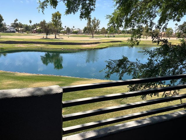 7401 W Arrowhead Clubhouse Drive Unit 2035, Glendale, AZ 85308