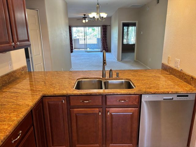 7401 W Arrowhead Clubhouse Drive Unit 2035, Glendale, AZ 85308