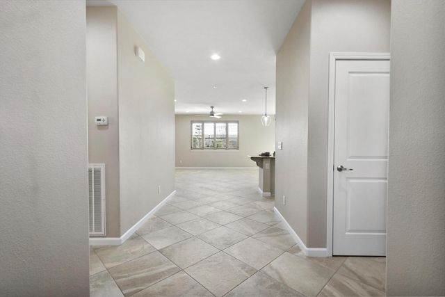 8221 Peak Forest Way, Elk Grove, CA 95757