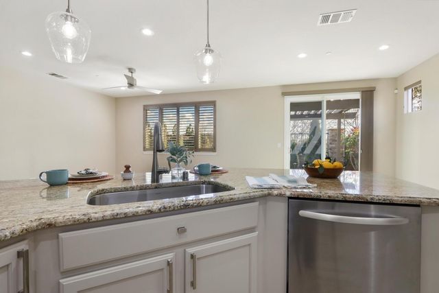 8221 Peak Forest Way, Elk Grove, CA 95757