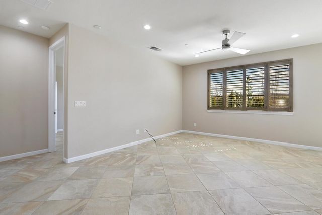 8221 Peak Forest Way, Elk Grove, CA 95757