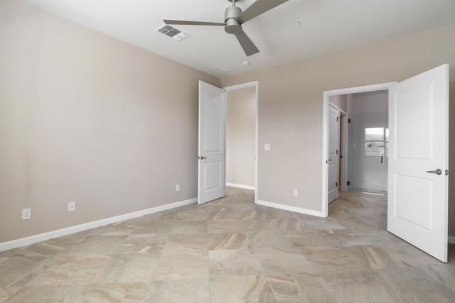 8221 Peak Forest Way, Elk Grove, CA 95757