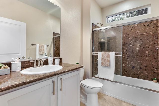 8221 Peak Forest Way, Elk Grove, CA 95757