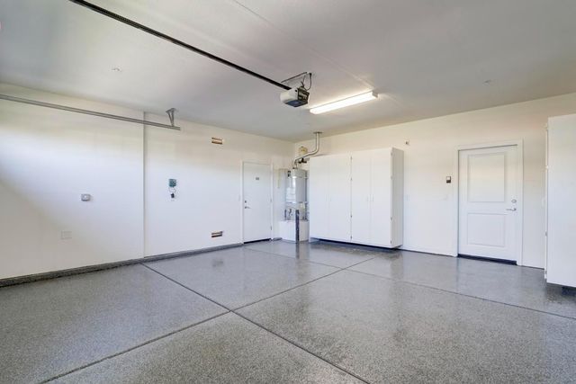 8221 Peak Forest Way, Elk Grove, CA 95757