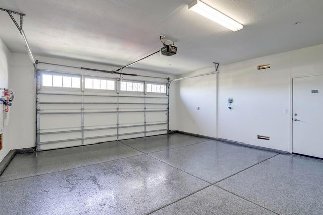 8221 Peak Forest Way, Elk Grove, CA 95757