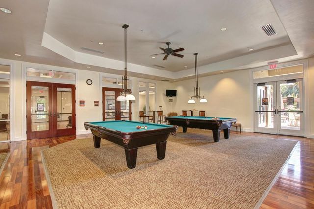 8221 Peak Forest Way, Elk Grove, CA 95757