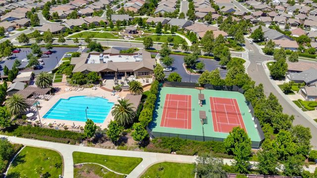 8221 Peak Forest Way, Elk Grove, CA 95757