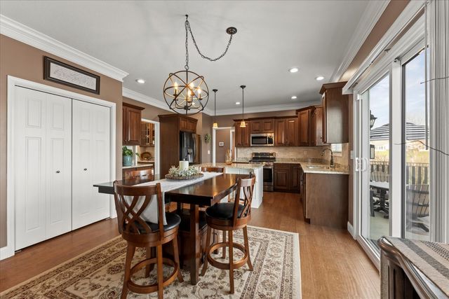 1210 Farm Lake Drive, Mahomet, IL 61853