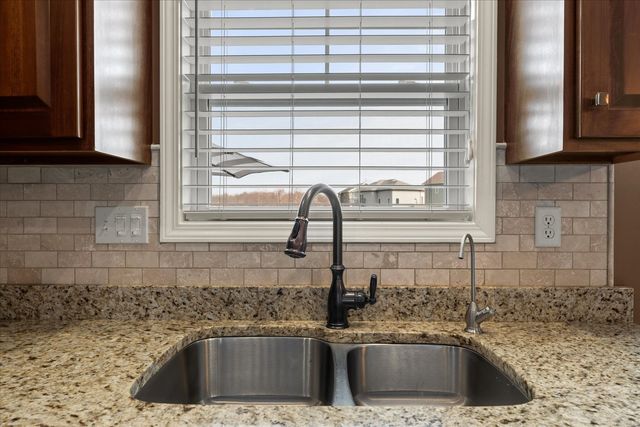 1210 Farm Lake Drive, Mahomet, IL 61853