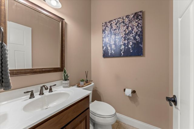 1210 Farm Lake Drive, Mahomet, IL 61853