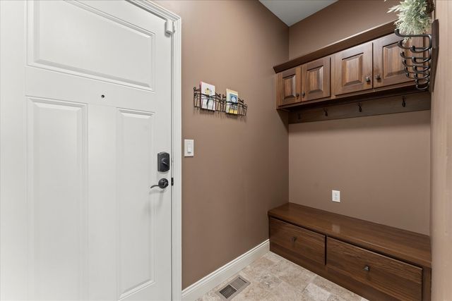 1210 Farm Lake Drive, Mahomet, IL 61853