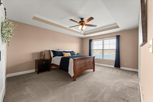 1210 Farm Lake Drive, Mahomet, IL 61853