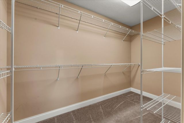 1210 Farm Lake Drive, Mahomet, IL 61853