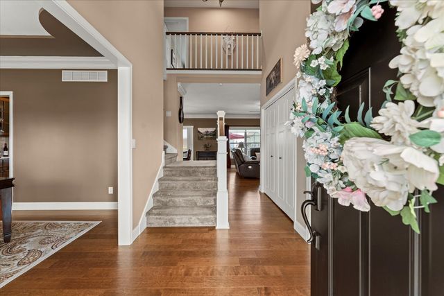 1210 Farm Lake Drive, Mahomet, IL 61853