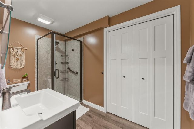 1210 Farm Lake Drive, Mahomet, IL 61853