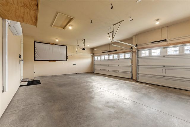 1210 Farm Lake Drive, Mahomet, IL 61853