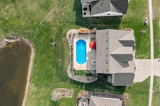 1210 Farm Lake Drive, Mahomet, IL 61853