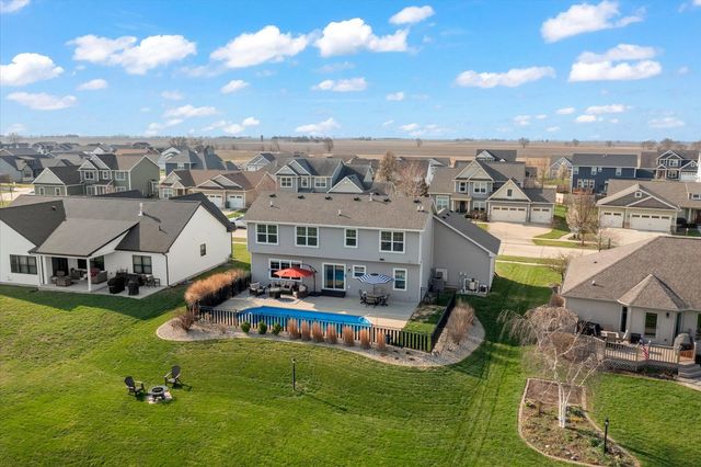 1210 Farm Lake Drive, Mahomet, IL 61853