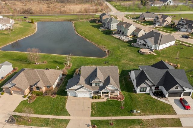 1210 Farm Lake Drive, Mahomet, IL 61853