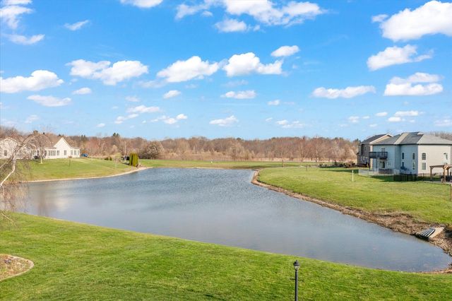 1210 Farm Lake Drive, Mahomet, IL 61853