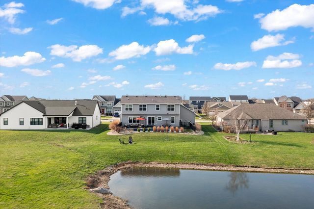 1210 Farm Lake Drive, Mahomet, IL 61853