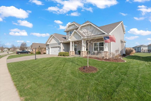 1210 Farm Lake Drive, Mahomet, IL 61853