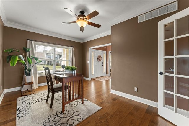 1210 Farm Lake Drive, Mahomet, IL 61853