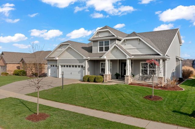1210 Farm Lake Drive, Mahomet, IL 61853