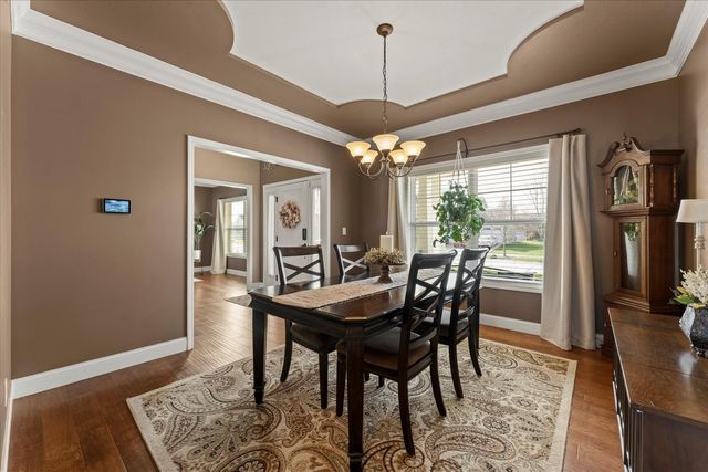 1210 Farm Lake Drive, Mahomet, IL 61853