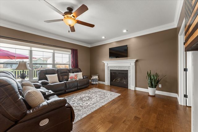 1210 Farm Lake Drive, Mahomet, IL 61853