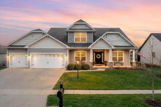 1210 Farm Lake Drive, Mahomet, IL 61853