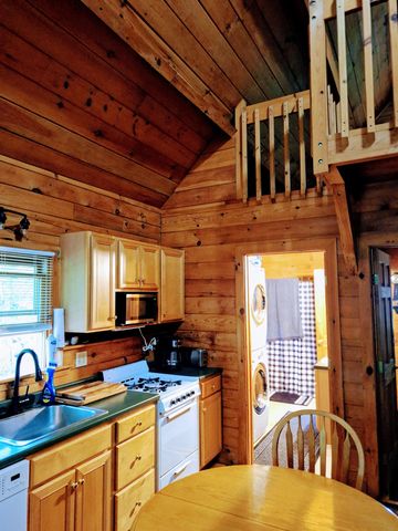 15 Sargent Drive, Raymond, NH 03077