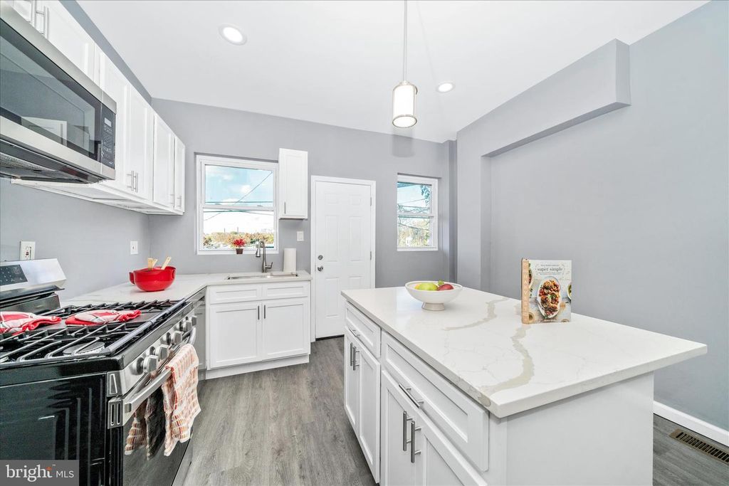 2224 W FAYETTE ST, Baltimore, MD 21223