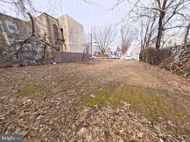 3042 W ARIZONA ST, Philadelphia, PA 19132