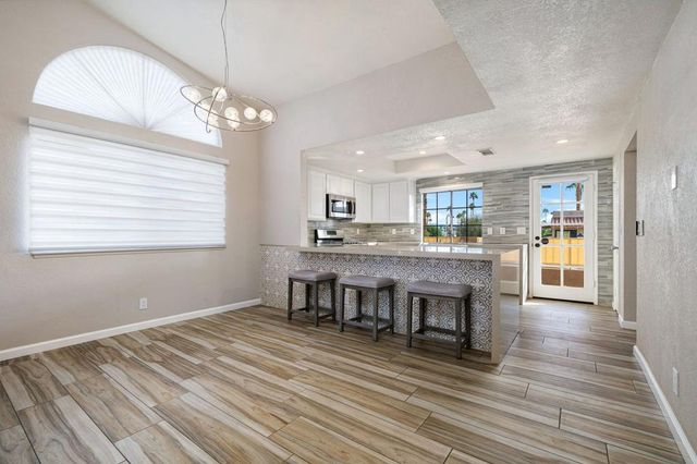 46395 Ryway Place 9, Palm Desert, CA 92260