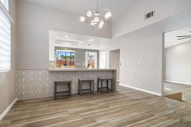 46395 Ryway Place 9, Palm Desert, CA 92260