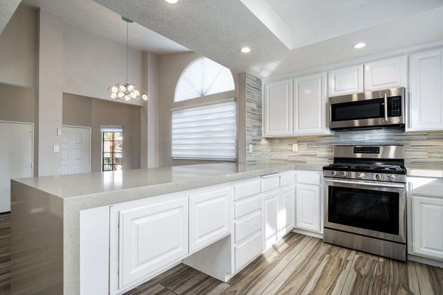 46395 Ryway Place 9, Palm Desert, CA 92260