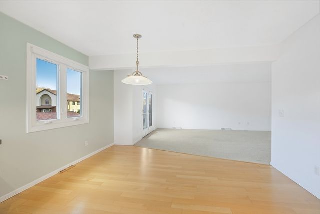 2 Pine Grove Dr 2, South Hadley, MA 01075