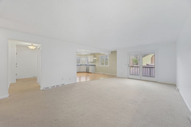 2 Pine Grove Dr 2, South Hadley, MA 01075