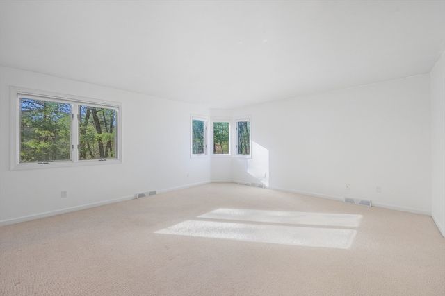 2 Pine Grove Dr 2, South Hadley, MA 01075